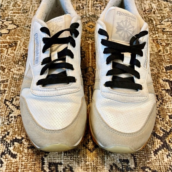 Reebok Womens White and Gray Sneakers - Picture 2 of 4